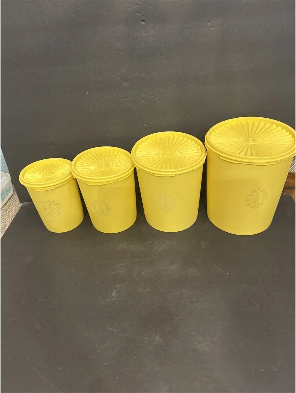 Vintage Tupperware 1970’s Nesting Canister Set Of 4 With Lids